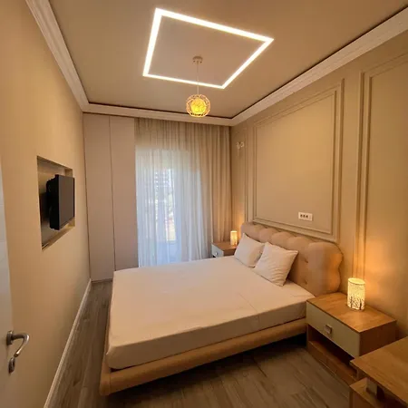 White Tower Aparthotel Mamaia