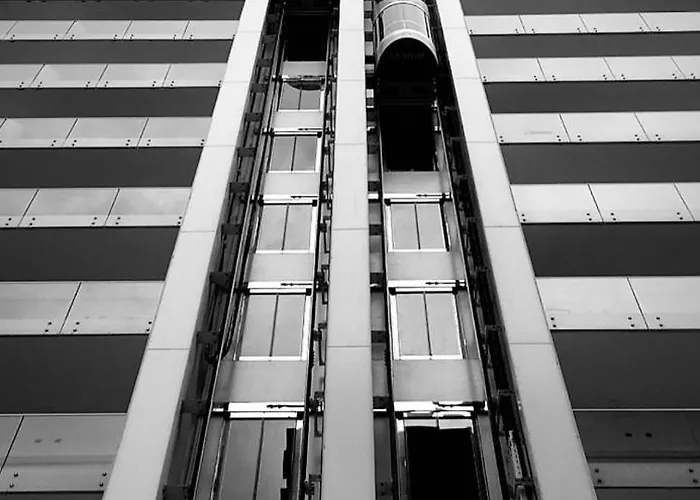 White Tower Aparthotel 3*