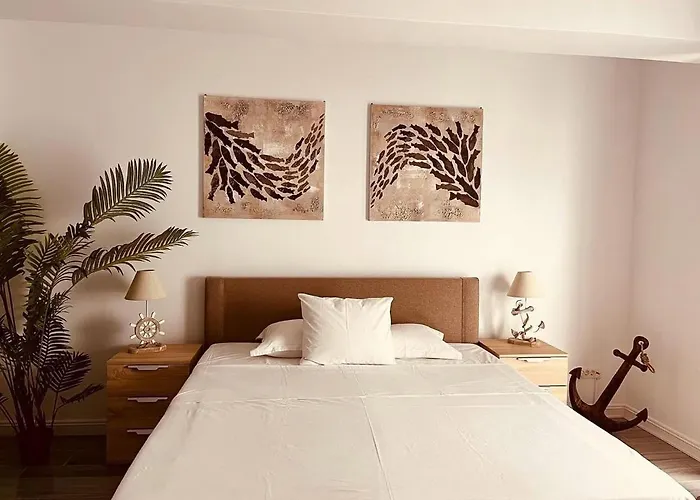 White Tower Aparthotel 3*